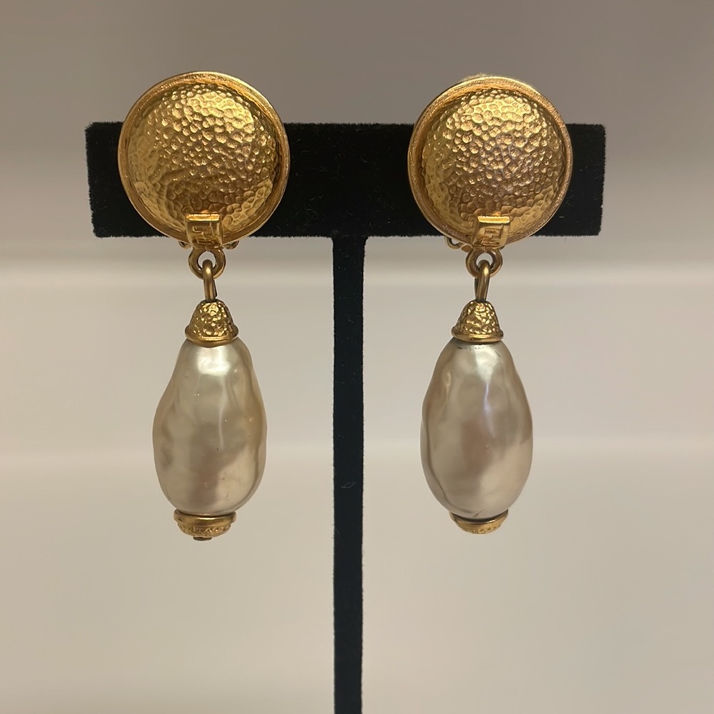 VINTAGE Fendi Bijoux Tear Drop Glass Pearl Earrings